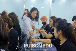 學(xué)彩妝有什么要求，什么人適合學(xué)彩妝？