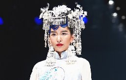去學(xué)彩妝好嗎？怎么學(xué)習(xí)彩妝？