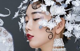 女生學(xué)彩妝好不好？前景怎么樣？