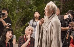 男孩有學(xué)化妝的嗎？男孩學(xué)化妝好不好？
