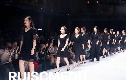 從實習化妝師進階到資深化妝師，需要掌握哪些核心技能？