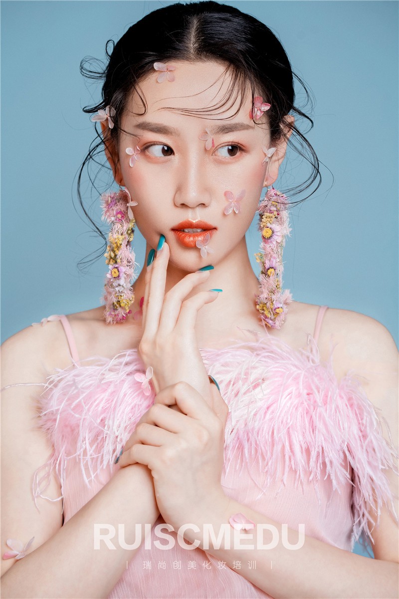 明確我們學(xué)化妝的目的