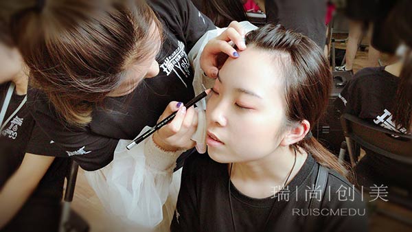 63歲成為“新晉網(wǎng)紅”，拼的是一技之長(zhǎng)