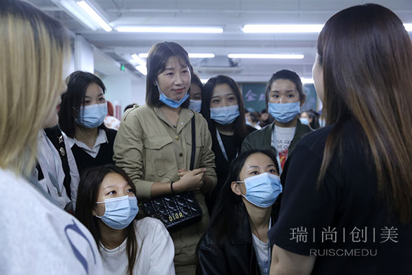 歷經(jīng)2020個(gè)小時(shí)的等待，終于迎來(lái)了瑞尚創(chuàng)美畢業(yè)生校企雙選會(huì)！