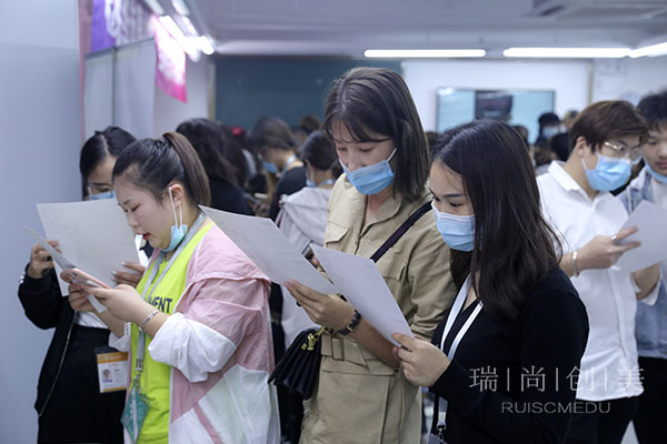 歷經(jīng)2020個(gè)小時(shí)的等待，終于迎來(lái)了瑞尚創(chuàng)美畢業(yè)生校企雙選會(huì)！