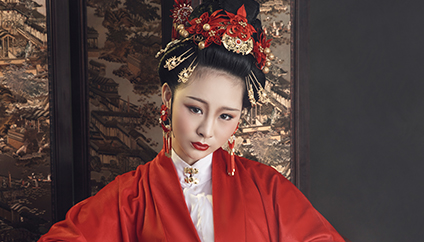 2021年女生學(xué)化妝，有哪些合適的方向和職位？