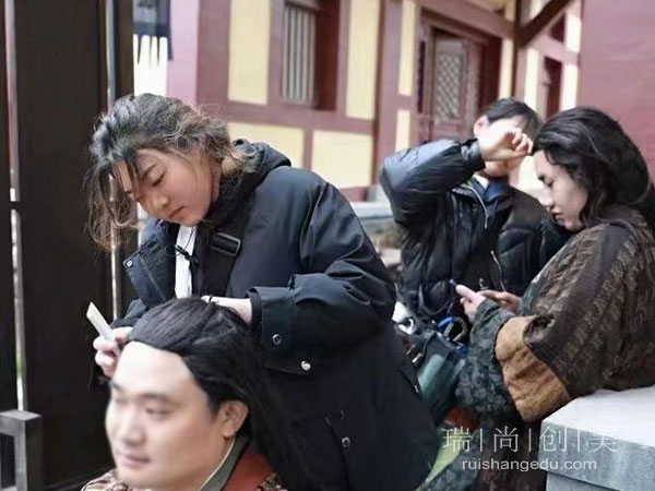 什么樣的人適合學(xué)化妝？
