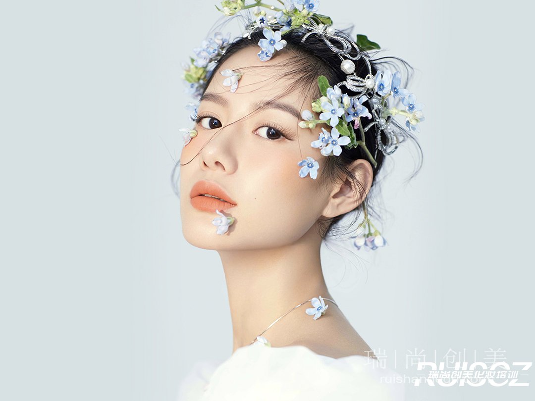 這些必備化妝用品——初學化妝的你快碼住